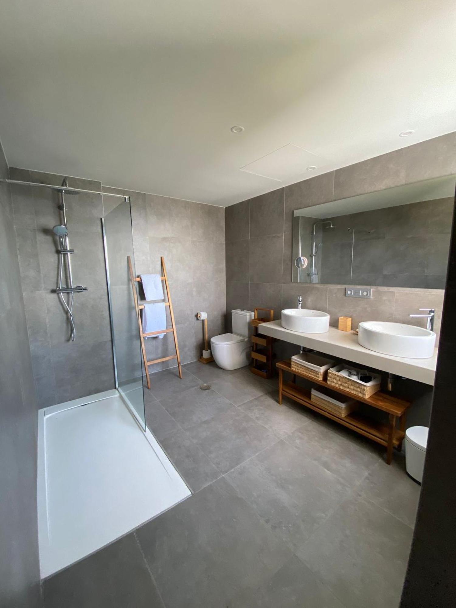Luxury Duplex With Sea Views Blue Suite 3-303 مانيلفا المظهر الخارجي الصورة