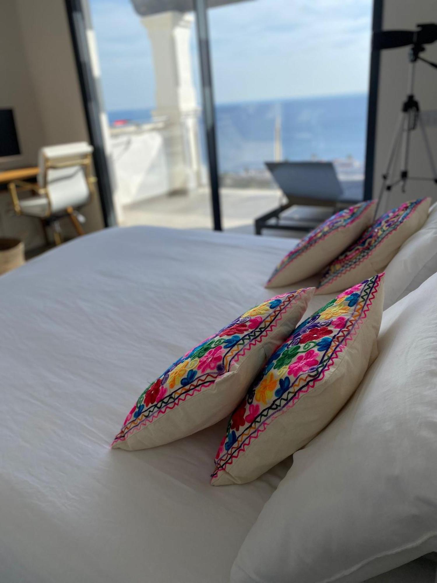 Luxury Duplex With Sea Views Blue Suite 3-303 مانيلفا المظهر الخارجي الصورة